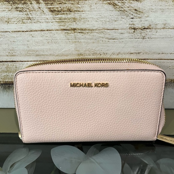 Michael Kors Jet Set Travel Large Multifunctional Phone Case Wallet Pink - Picture 2 of 7